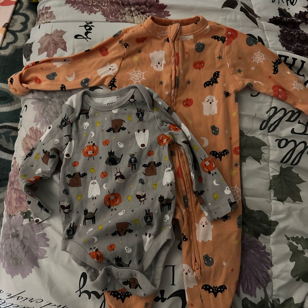 Old navy Halloween Baby Onesie and Pajama Set 3-6 months bundle